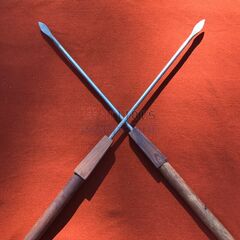 crossed pilum