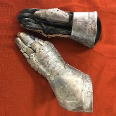 Pair of basic gauntlets